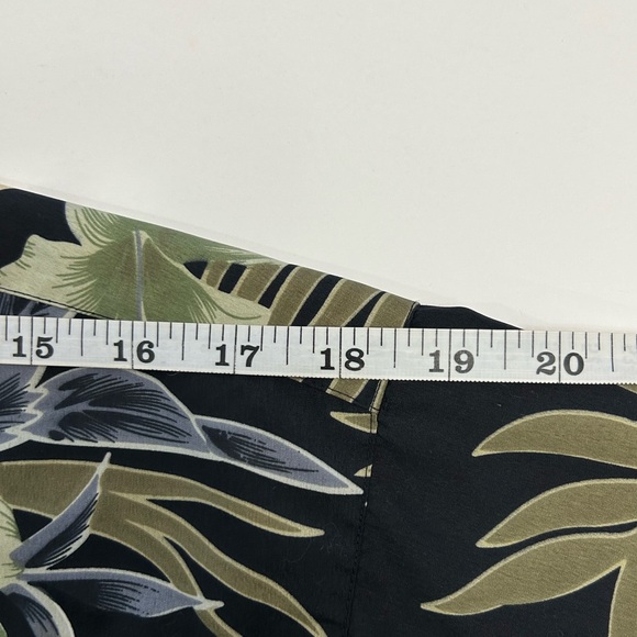 Bill Blass Men’s Hawaiian Short Sleeve Shirt - Picture 6 of 9